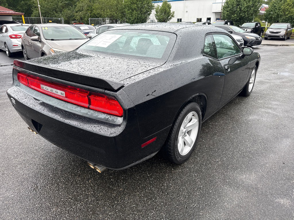2014 Dodge Challenger Image 3