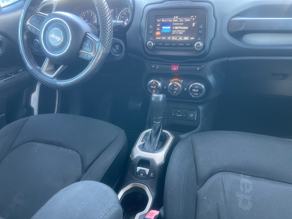 2015 Jeep Renegade Image 11