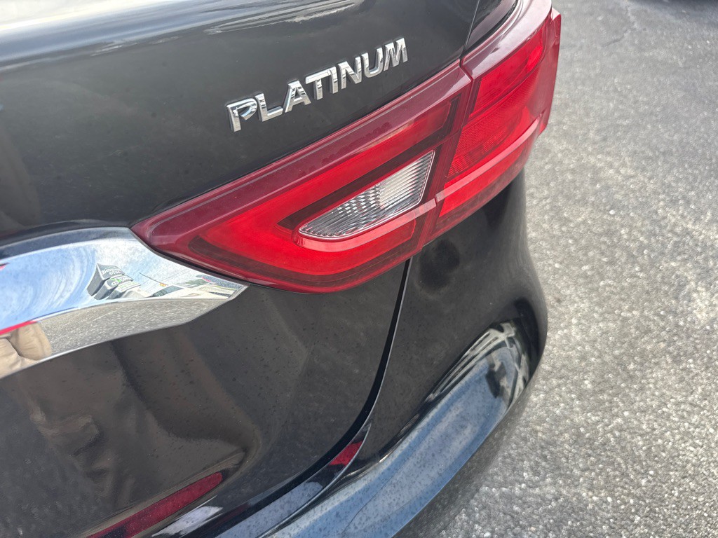 2016 Nissan Maxima Image 5