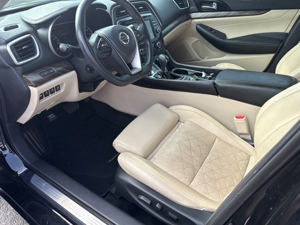 2016 Nissan Maxima Image 6