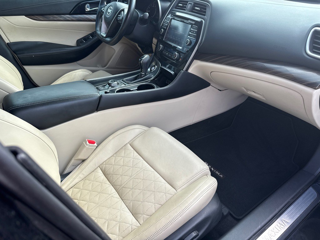 2016 Nissan Maxima Image 8