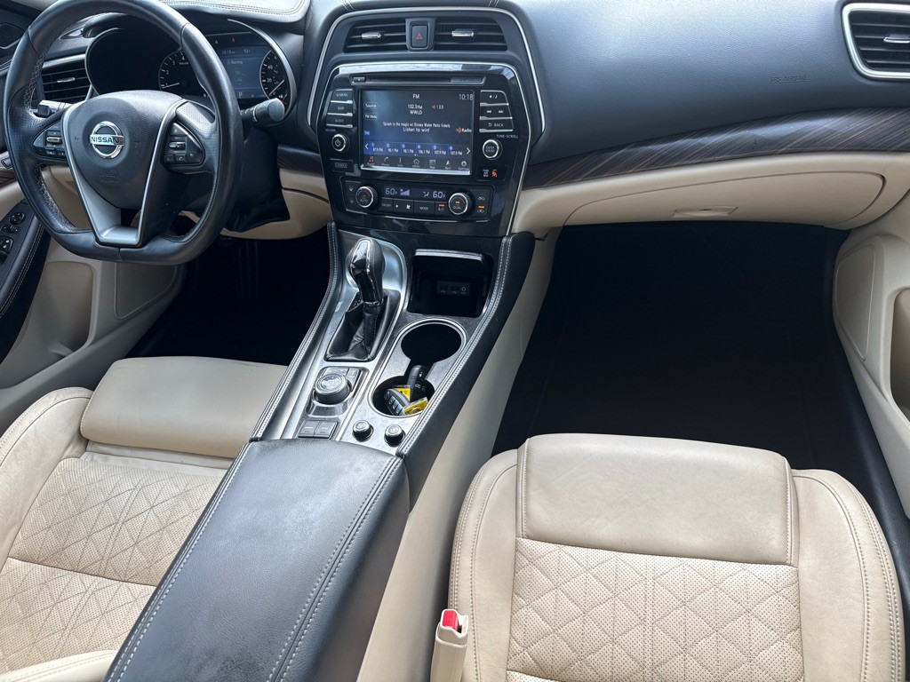 2016 Nissan Maxima Image 10