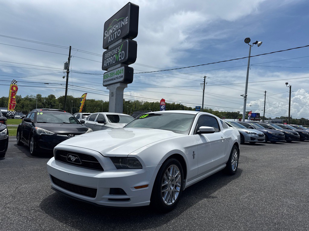 2013 Ford Mustang Image 1