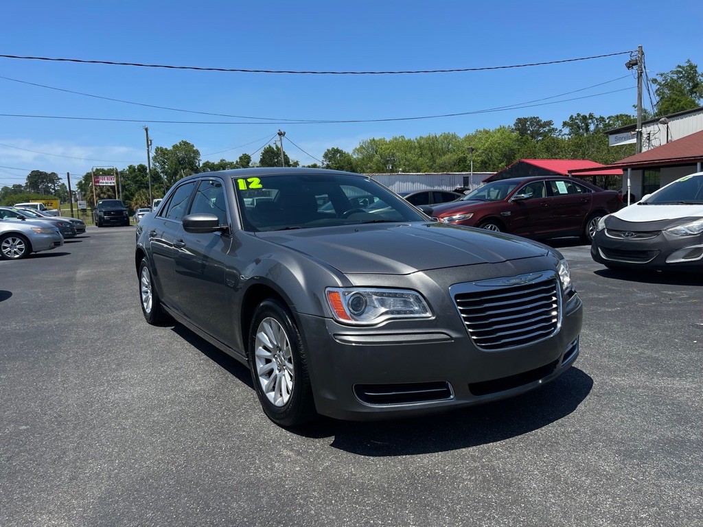 2012 Chrysler 300 Image 4