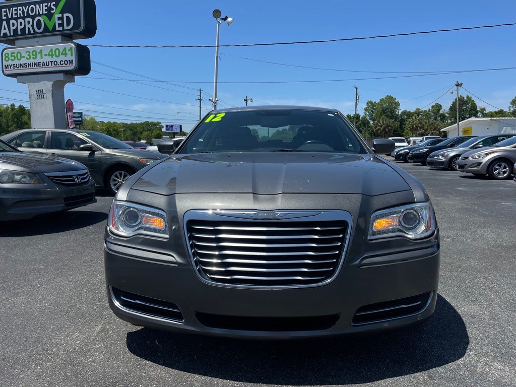 2012 Chrysler 300 Image 8