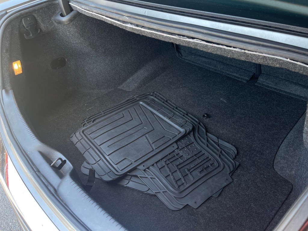 2012 Chrysler 300 Image 21