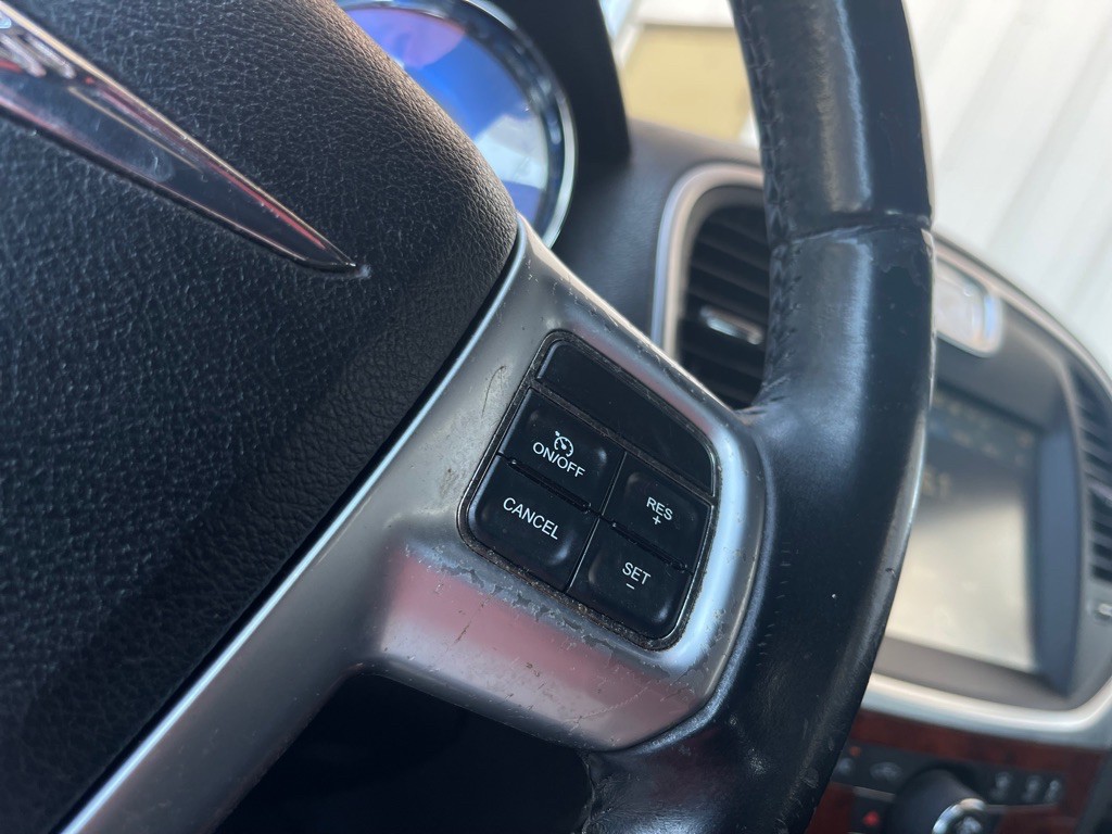 2012 Chrysler 300 Image 34