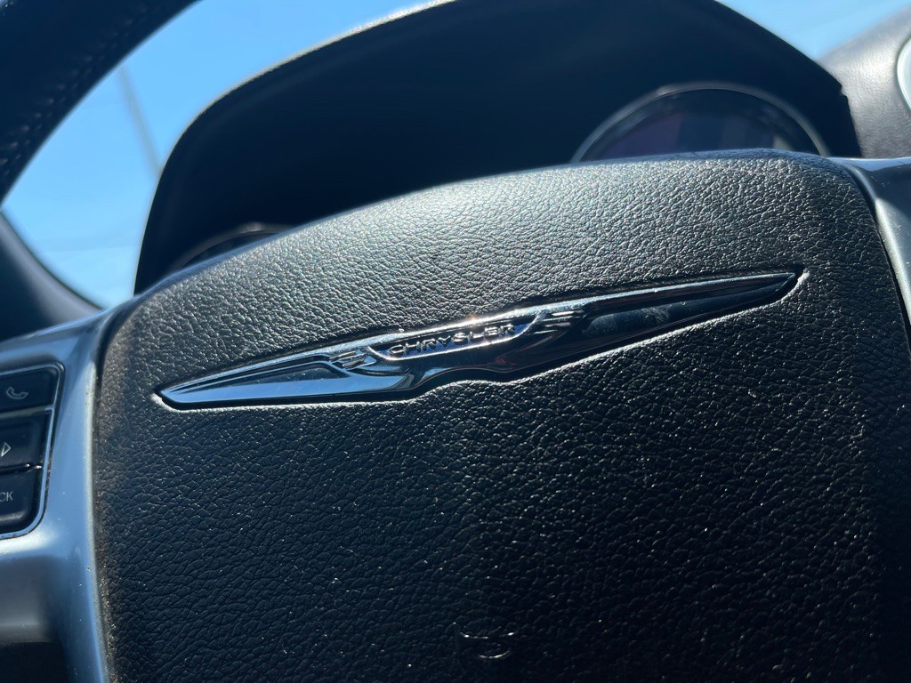 2012 Chrysler 300 Image 43