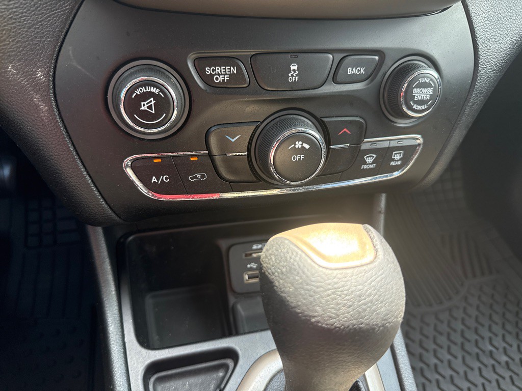 2014 Jeep Cherokee Image 11