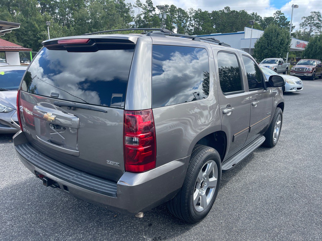 2011 Chevrolet Tahoe Image 3