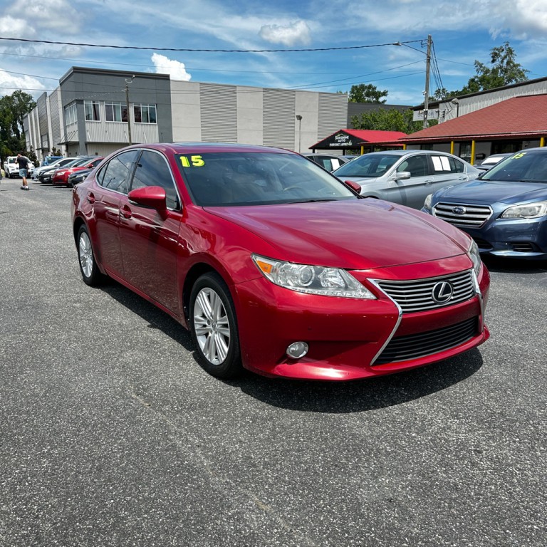 2015 Lexus ES Image 4