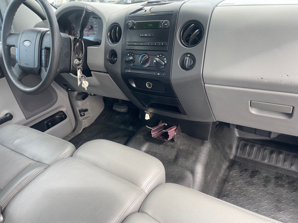 2005 Ford F-150 Image 13