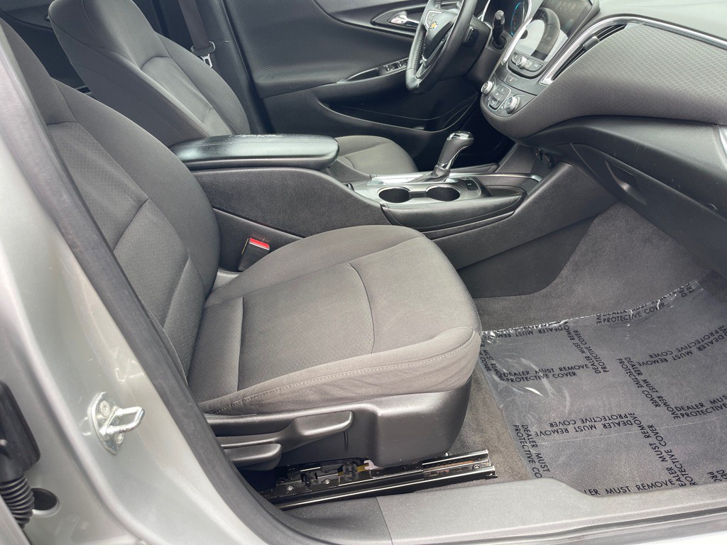 2016 Chevrolet Malibu Image 11