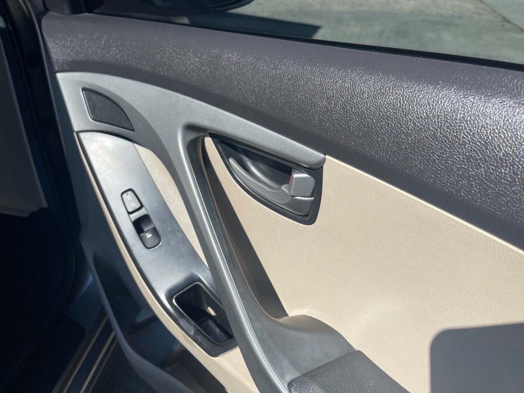 2014 Hyundai Elantra Image 12