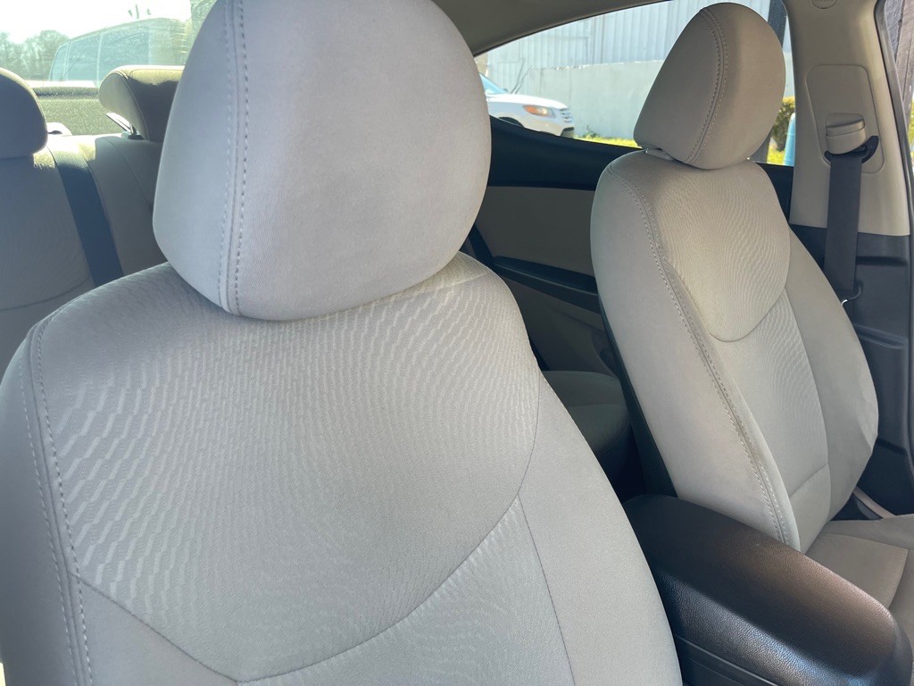 2014 Hyundai Elantra Image 15
