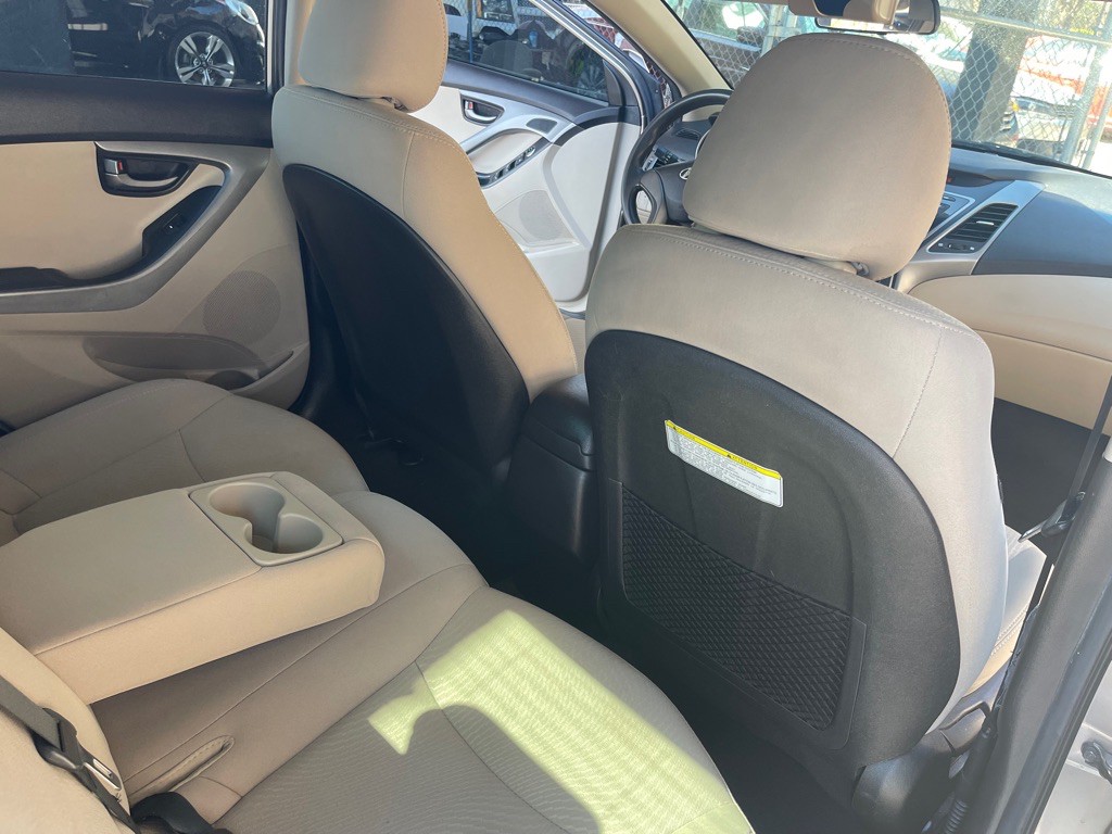 2014 Hyundai Elantra Image 17