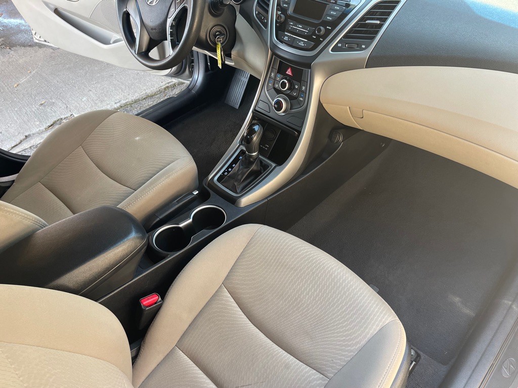 2014 Hyundai Elantra Image 18
