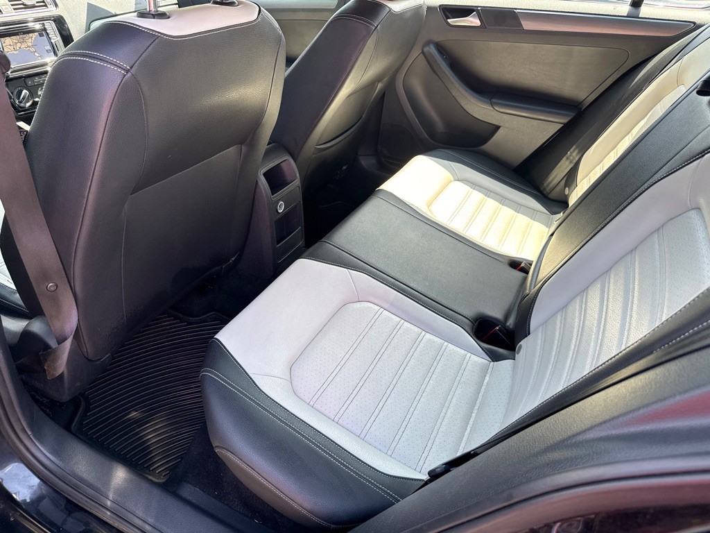 2017 Volkswagen Jetta Image 6
