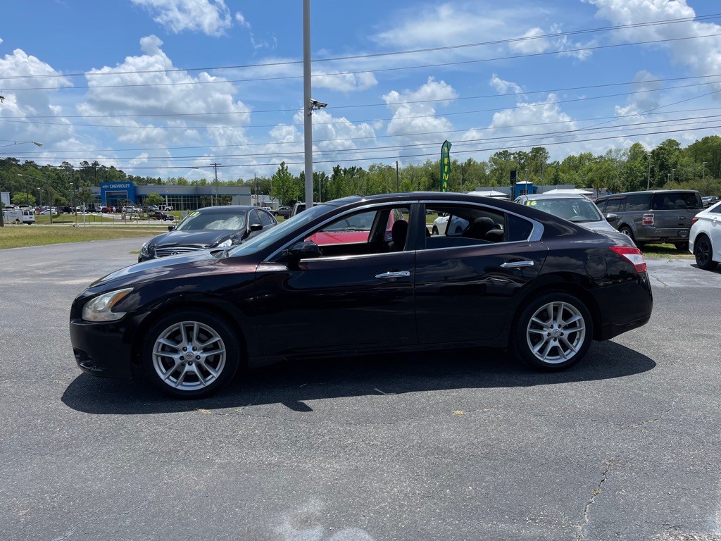 2010 Nissan Maxima Image 2