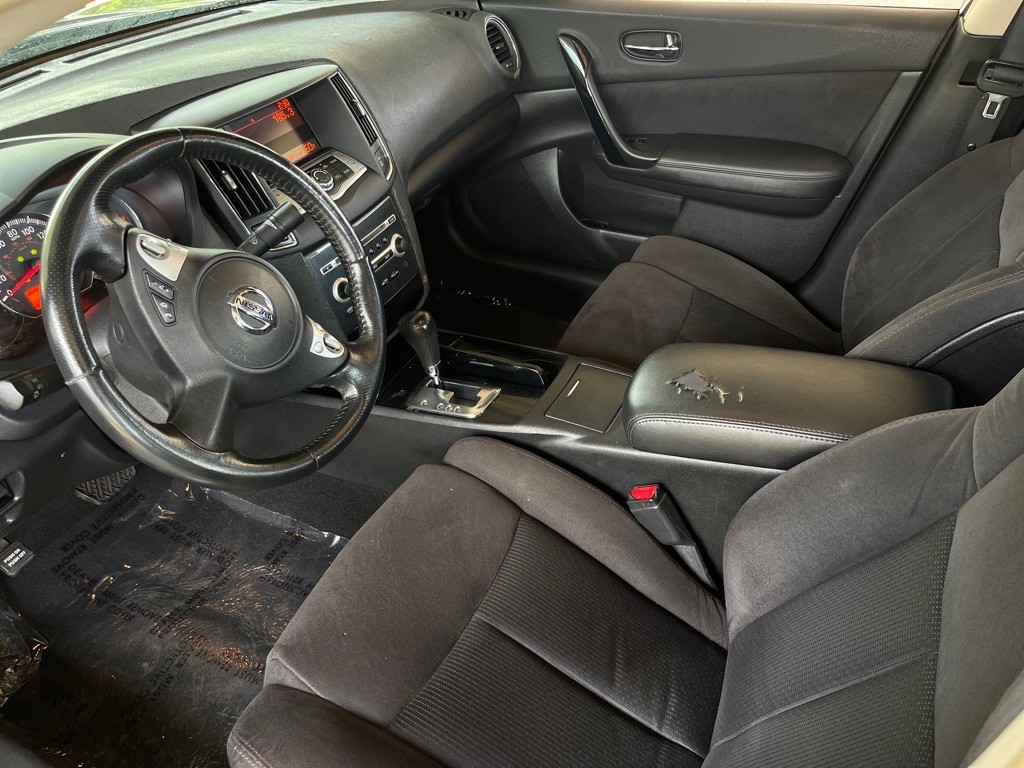 2010 Nissan Maxima Image 6