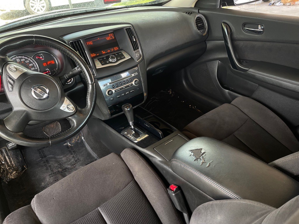 2010 Nissan Maxima Image 9
