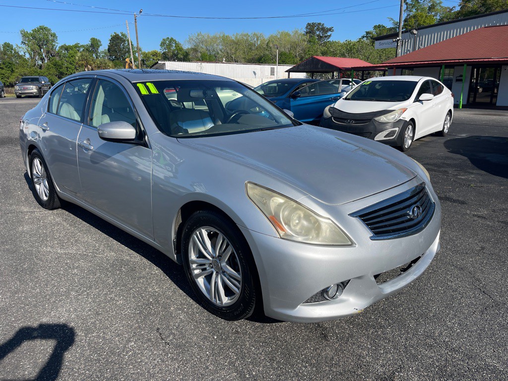 2011 INFINITI G37 Image 2
