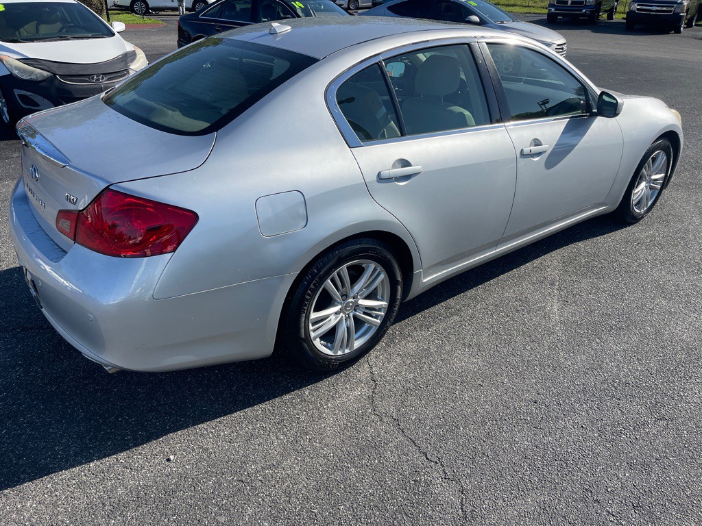2011 INFINITI G37 Image 3