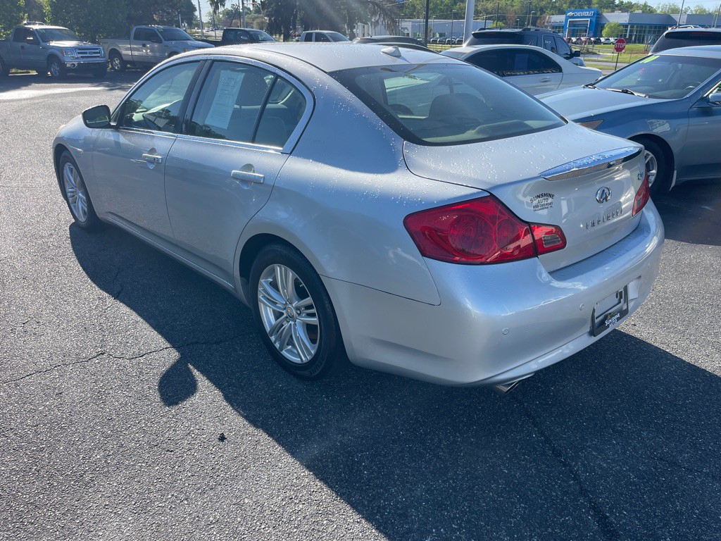 2011 INFINITI G37 Image 4