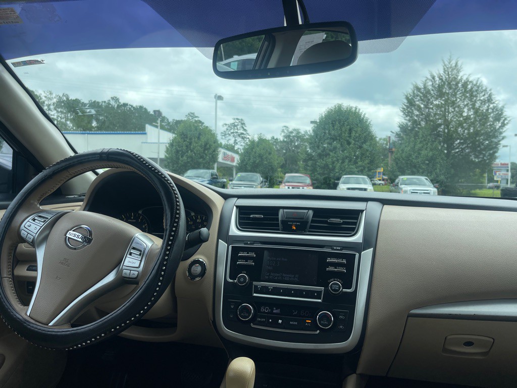 2016 Nissan Altima Image 11