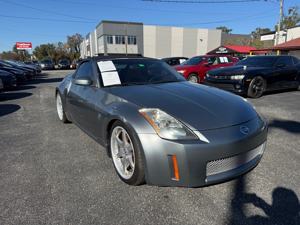 2004 Nissan 350Z Image 2