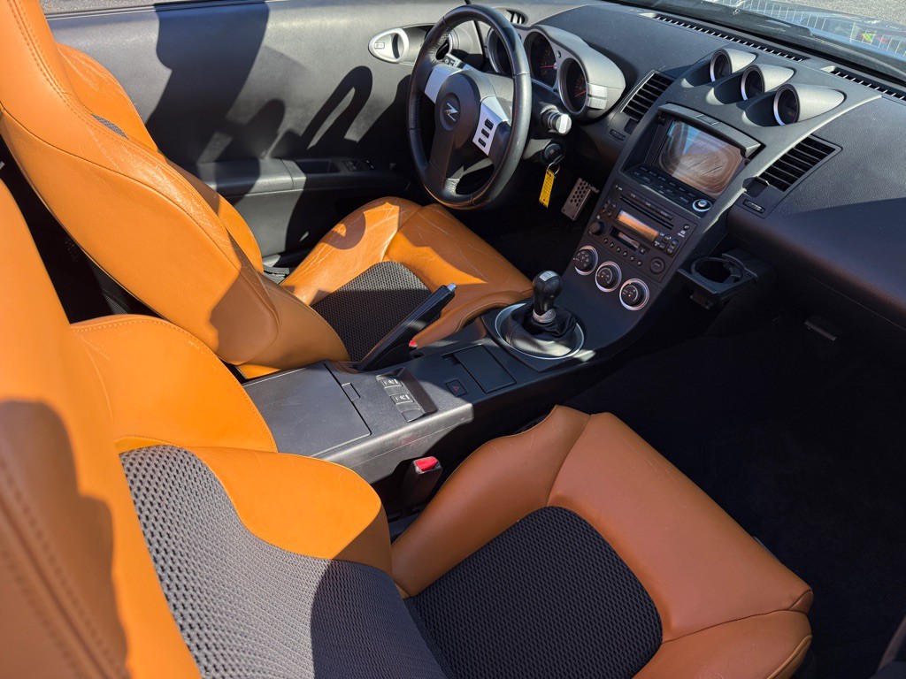 2004 Nissan 350Z Image 9