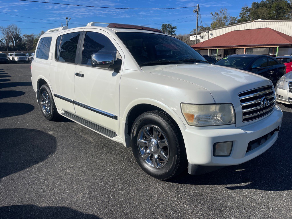 2005 INFINITI QX56 Image 2