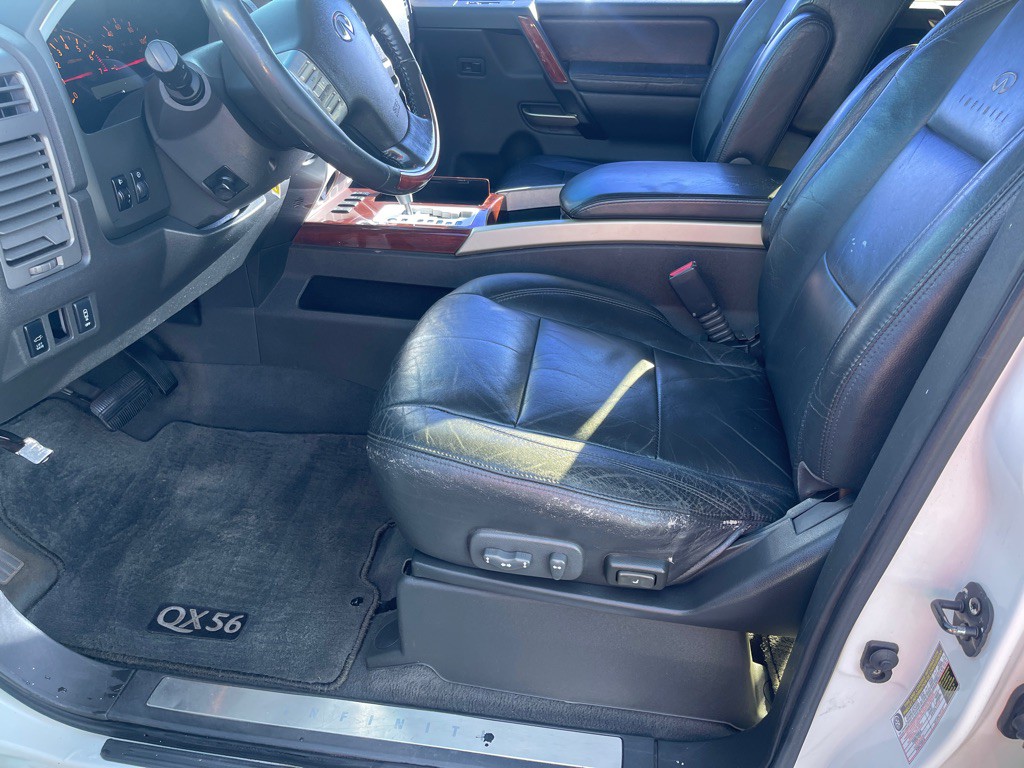 2005 INFINITI QX56 Image 7