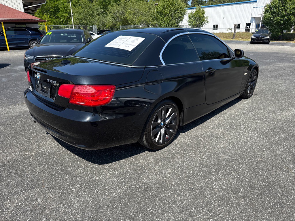 2012 BMW 3 Series Image 3