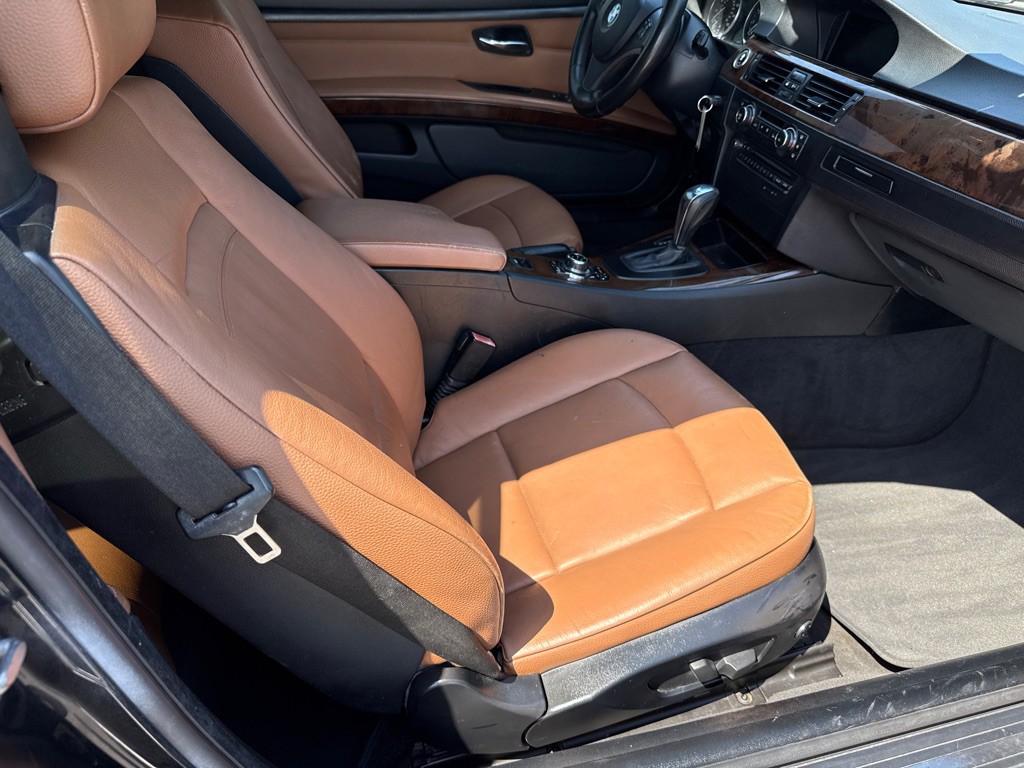 2012 BMW 3 Series Image 7