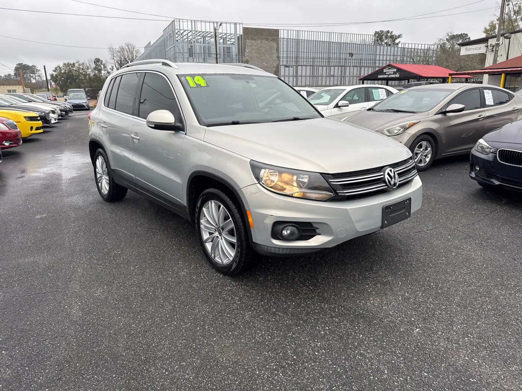 2014 Volkswagen Tiguan Image 2