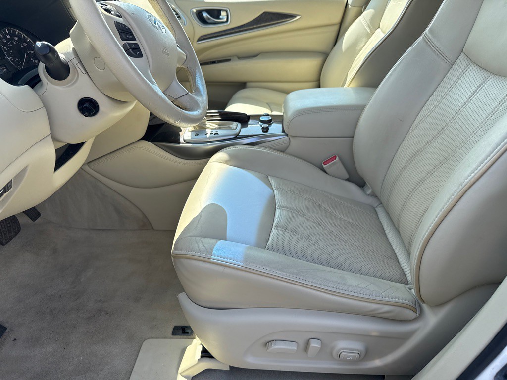 2013 INFINITI JX35 Image 6