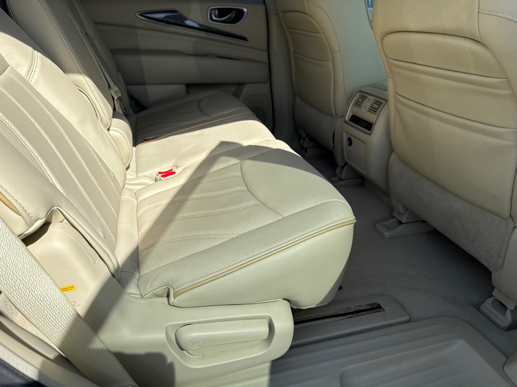 2013 INFINITI JX35 Image 9
