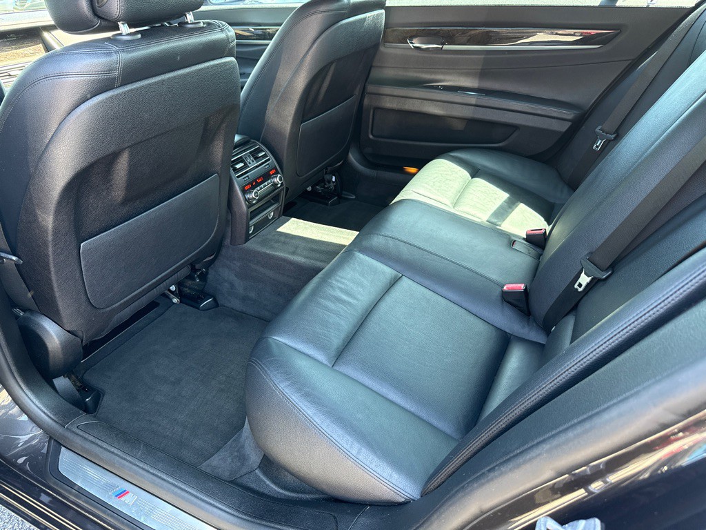 2014 BMW 7 Series Image 7