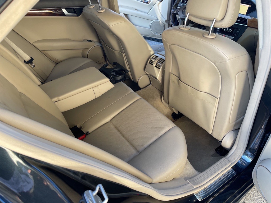 2012 Mercedes-Benz C-Class Image 20
