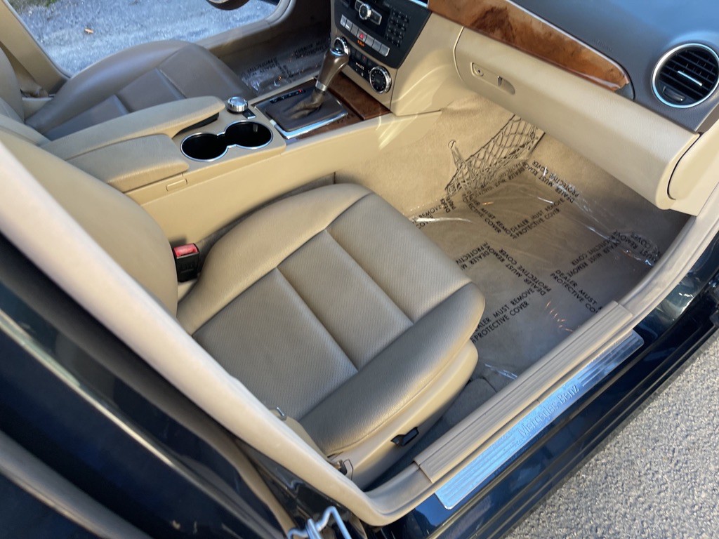 2012 Mercedes-Benz C-Class Image 21