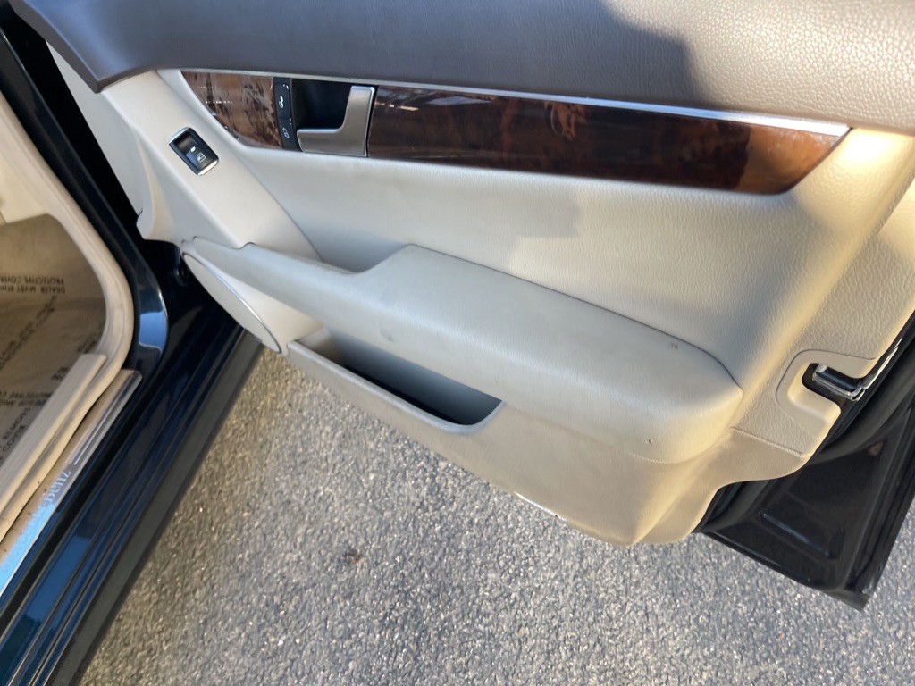 2012 Mercedes-Benz C-Class Image 23
