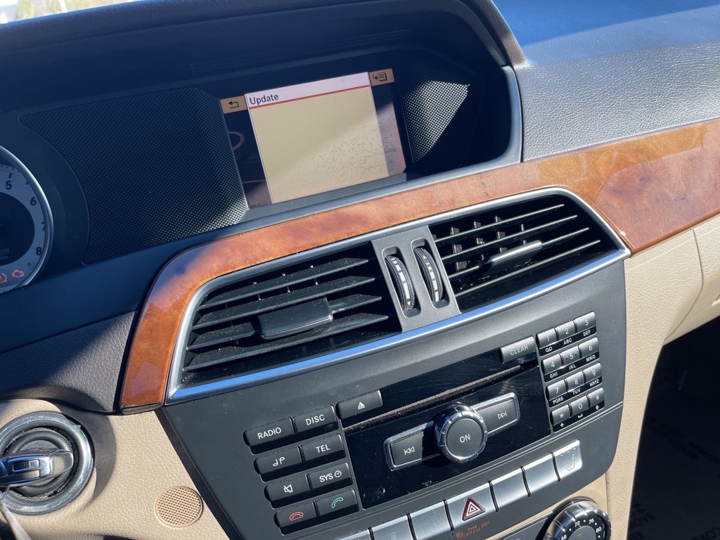 2012 Mercedes-Benz C-Class Image 27
