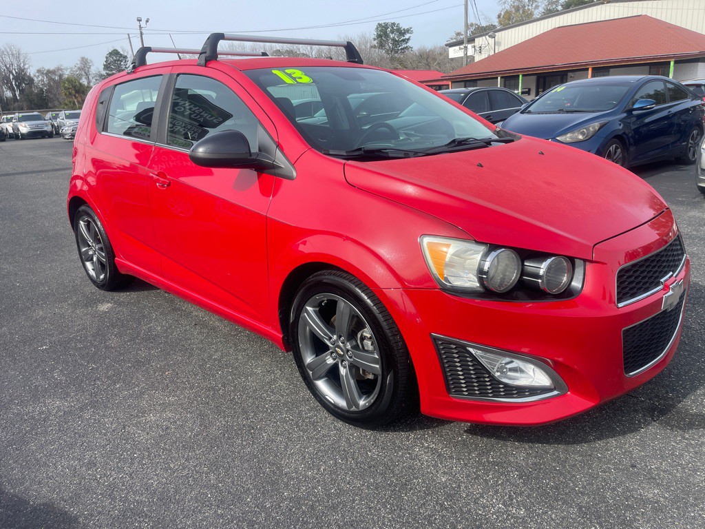 2013 Chevrolet Sonic Image 2