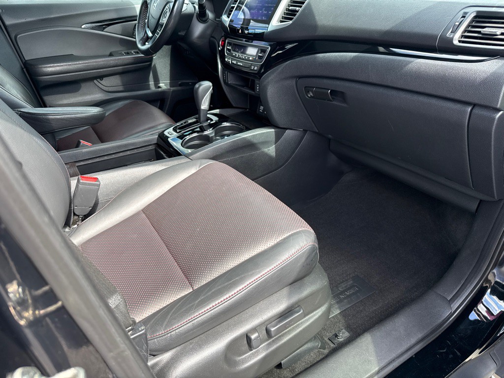 2017 Honda Ridgeline Image 9