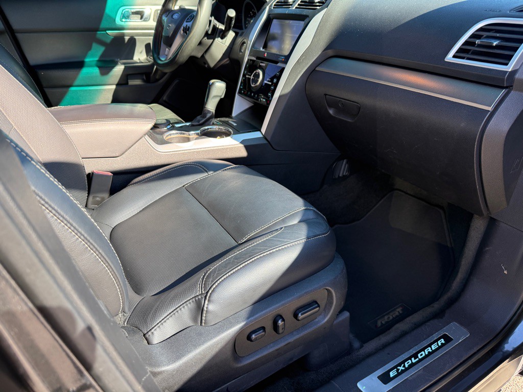 2015 Ford Explorer Image 9