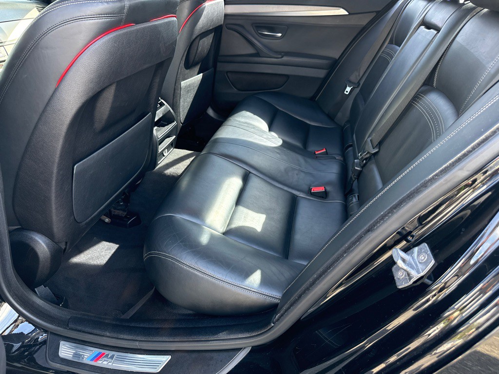 2015 BMW 5 Series Image 8