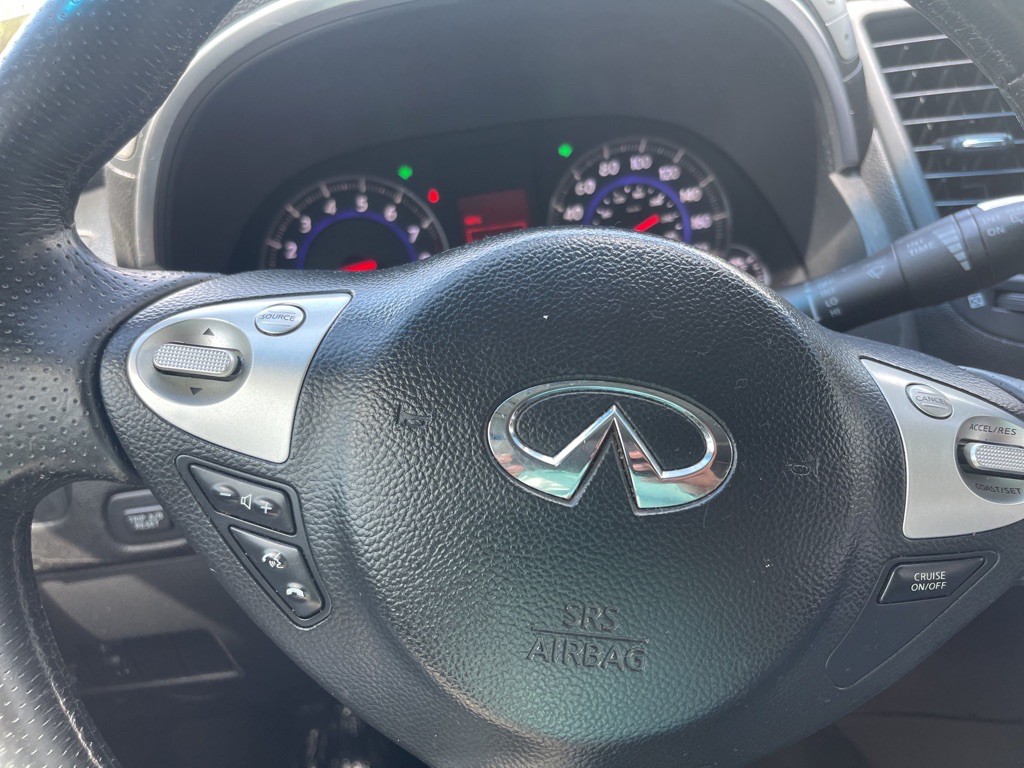 2010 INFINITI FX35 Image 10