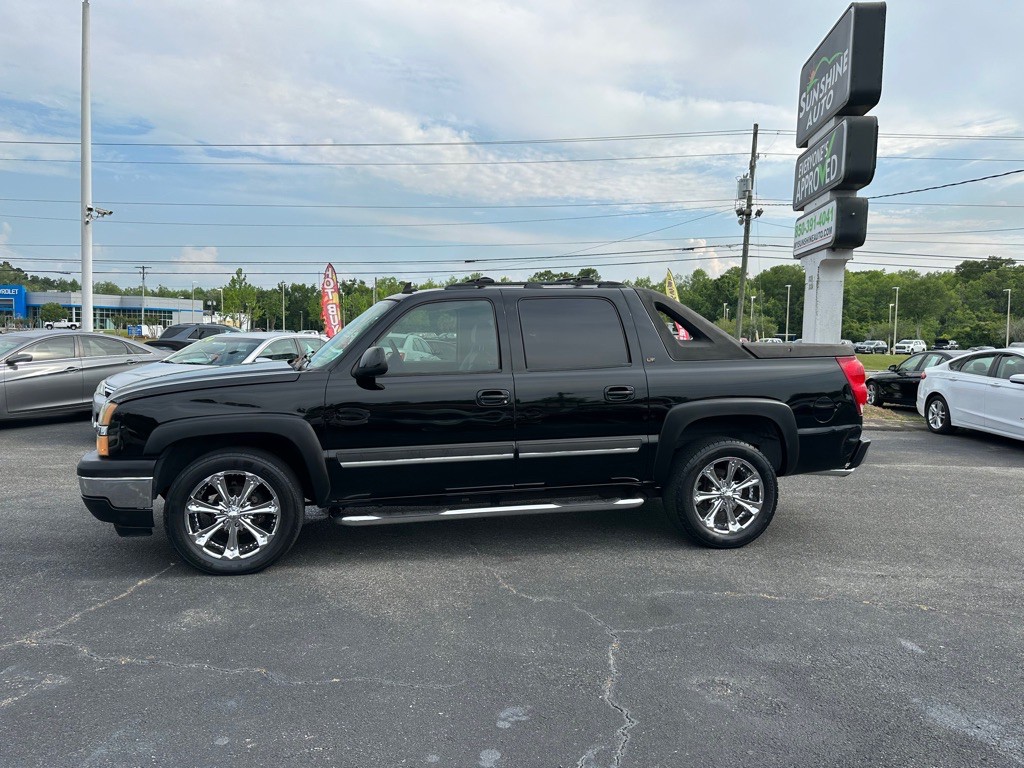2006 Chevrolet Avalanche Image 2