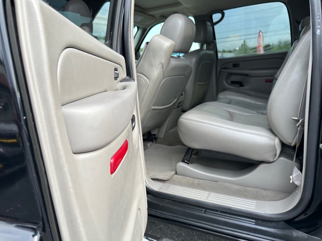 2006 Chevrolet Avalanche Image 10